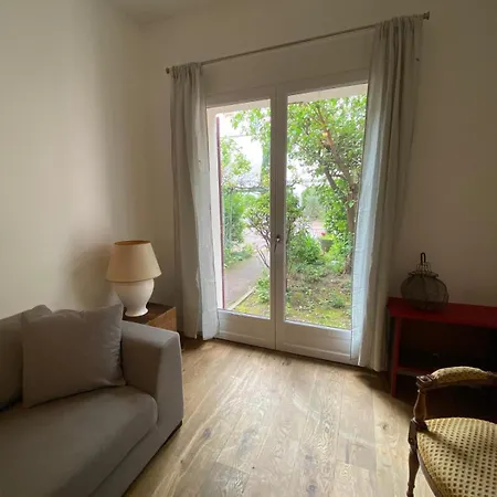 Cosy A Menilmontant Paris